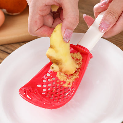 Multifunctional grinding spoon